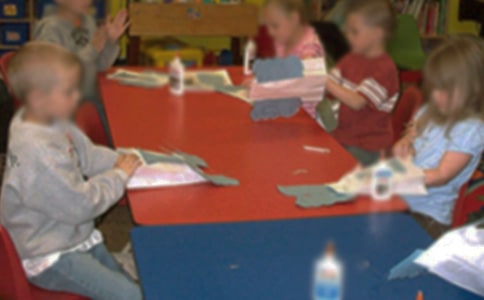 關(guān)于幼兒園中班成績單評語