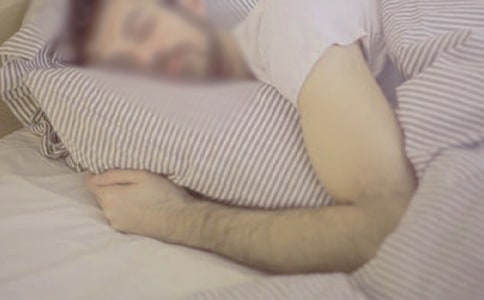 ���􌦌�����˯���Ƿ���Ӱ�