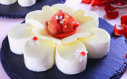 我學(xué)會(huì)了做蛋糕_三年級作文