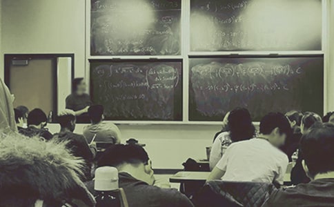 �P(gu��n)�ڽ̌W(xu��)����Ӌ���\����ƪ