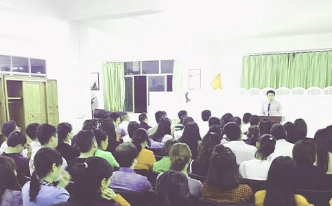 ��(j��ng)Ƹ�������c(di��n)���N͸�ʽ