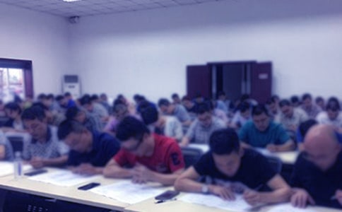 ���п�ԇУ�L(zh��ng)��(gu��)�����vԒ��ͨ��