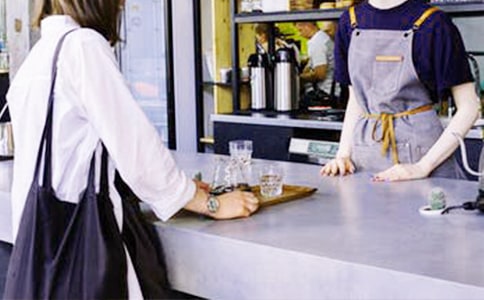 我們小區(qū)的新客人四年級(jí)作文