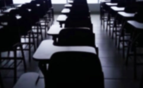 �ж�ĸУ���ĳ��h�������x7ƪ��