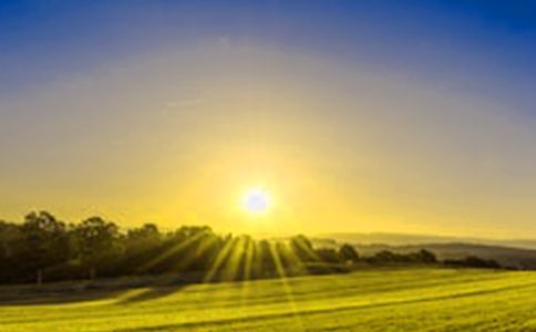 美麗的日出小學(xué)作文2篇