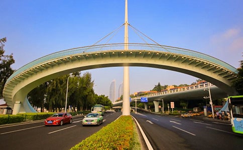 寫實(shí)作文天橋下的老人