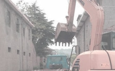 簡潔版挖掘機設(shè)備租賃合同范本