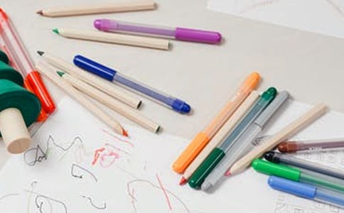 小學(xué)生優(yōu)秀作文:我的文具盒