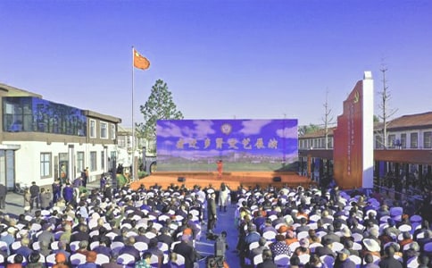 社區(qū)紀(jì)念抗戰(zhàn)勝利70周年文藝演出活動的通訊稿范文